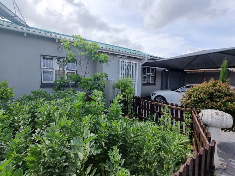 2 Bedroom Property for Sale in Ruyterwacht Western Cape